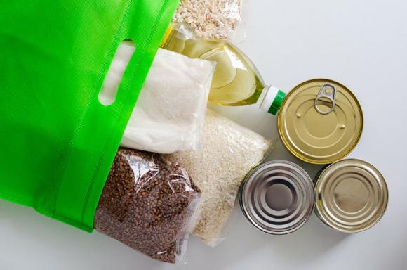 谷物与罐头 绿色包装下的健康食品美学